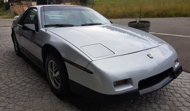 Pontiac Fiero voll